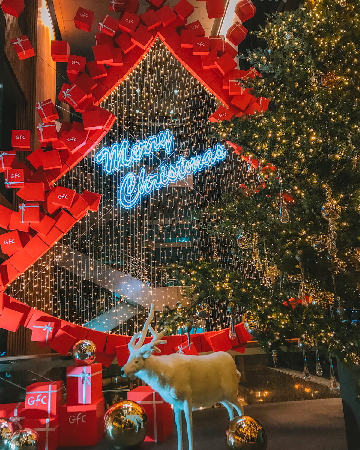 Louis Vuitton's 12-story Christmas tree on the Fifth Avenue is a modern  spectacle