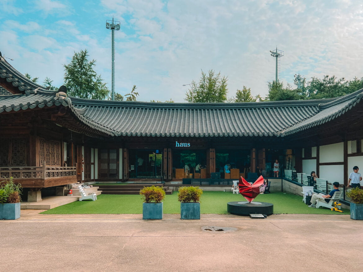 Haus Coffee & Dessert Exploring Seoul's Cozy Retreat